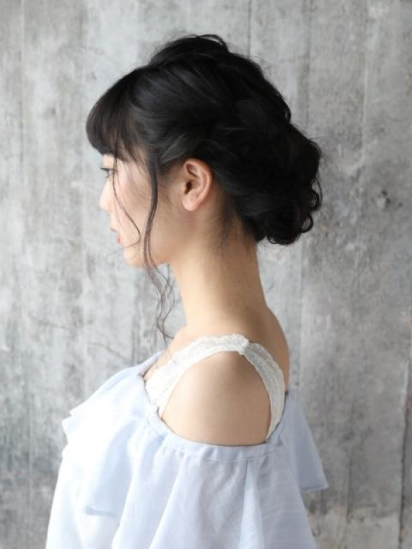 ミディアムサイド編み込みアップの簡単アレンジまとめ髪