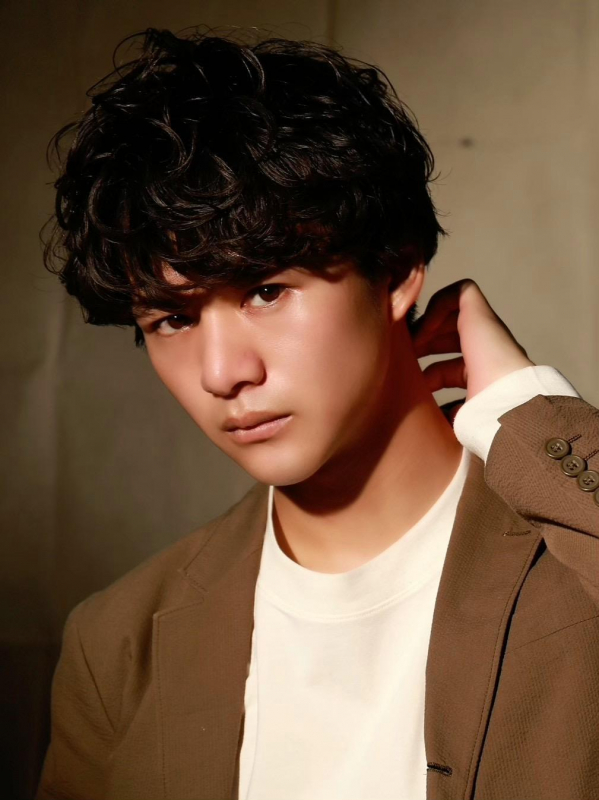 強めパーマ×メンズの重めマッシュ