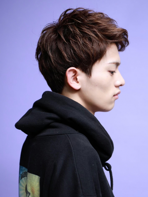 アップバングが爽やかなメンズのおしゃれショート