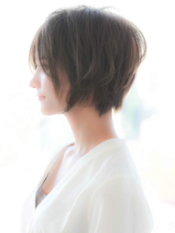 前髪あり×黒髪で大人のアンニュイ色気ボブ