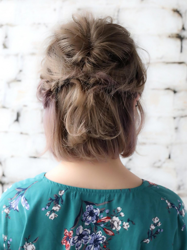 結婚式も◎くるりんぱ×ねじりハーフアップで簡単ボブヘアセット