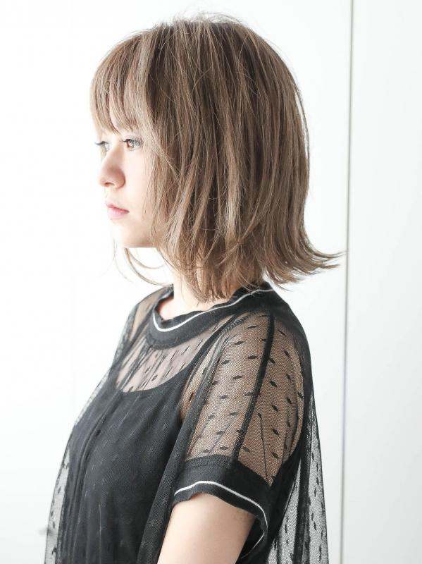 コテで簡単！楽ちんスタイリングのふんわり外ハネボブ