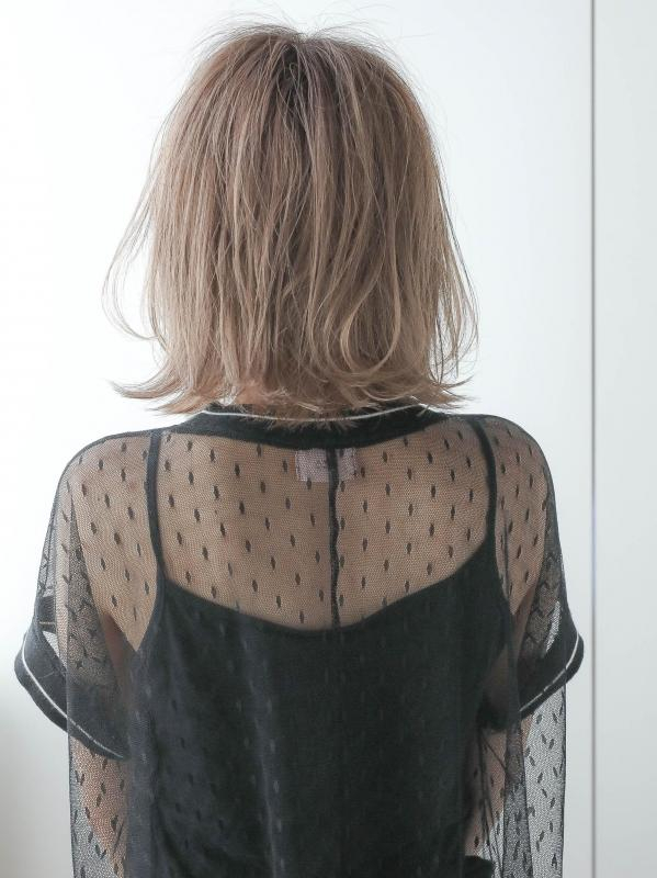 コテで簡単！楽ちんスタイリングのふんわり外ハネボブ