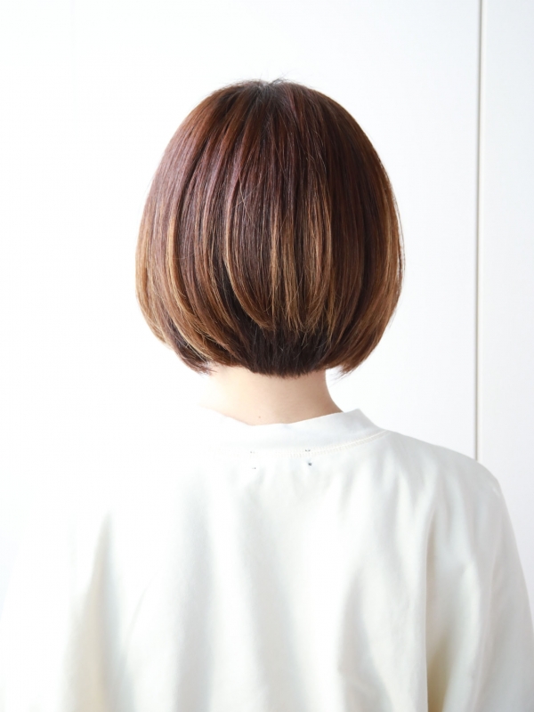 広瀬すずさん風髪型！大人ガーリーなオン眉ショートボブ