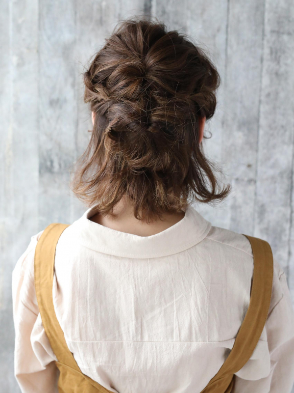 ボブでも簡単アレンジ！編み込みハーフアップ