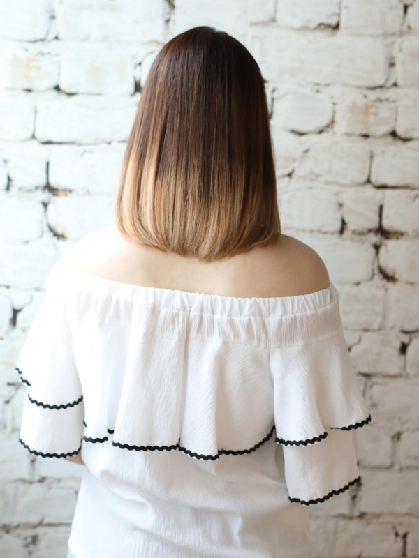 ツヤ髪輝く前下がりミディアムスタイル