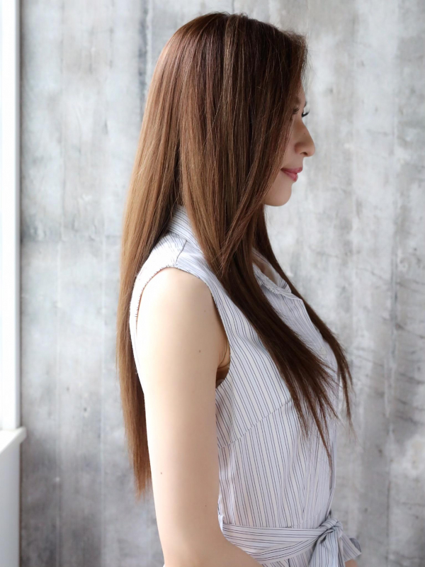 長め前髪のセクシーロングヘア