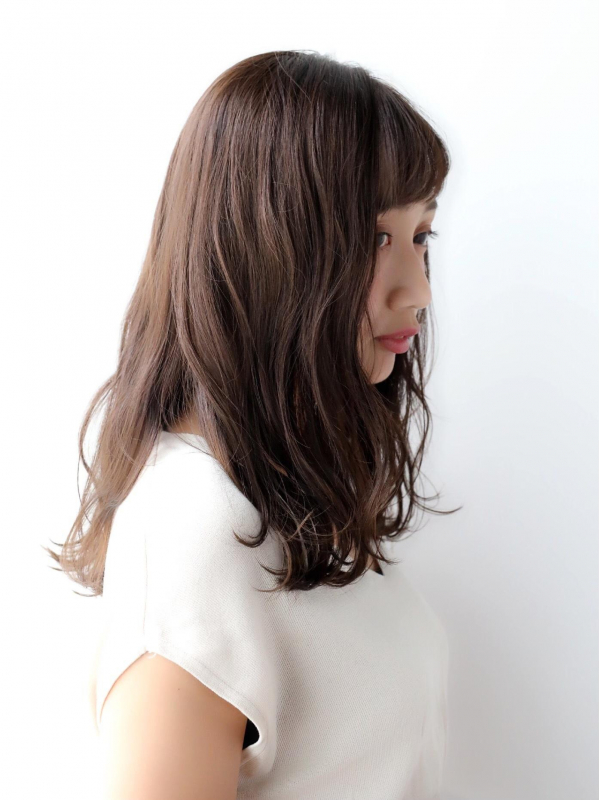 簡単セットが嬉しい！ふんわりパーマのセミロング