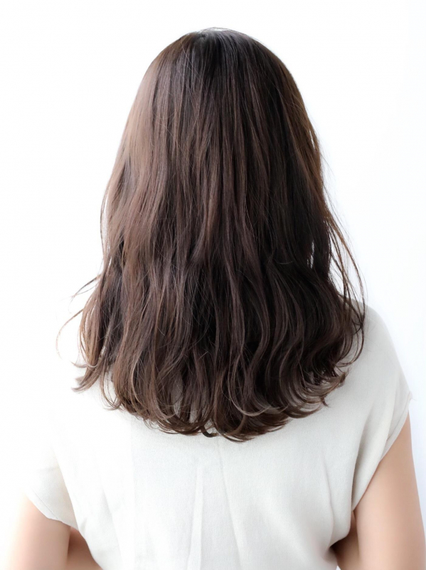 簡単セットが嬉しい！ふんわりパーマのセミロング