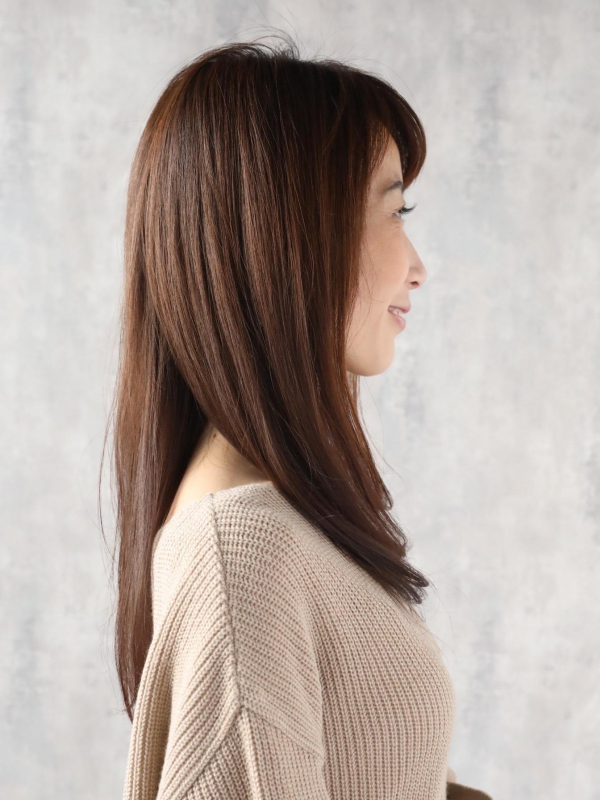 40代◎ナチュラルベージュの柔らかセミロングストレート