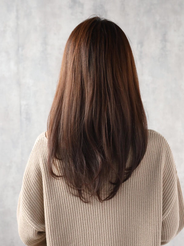 40代◎ナチュラルベージュの柔らかセミロングストレート