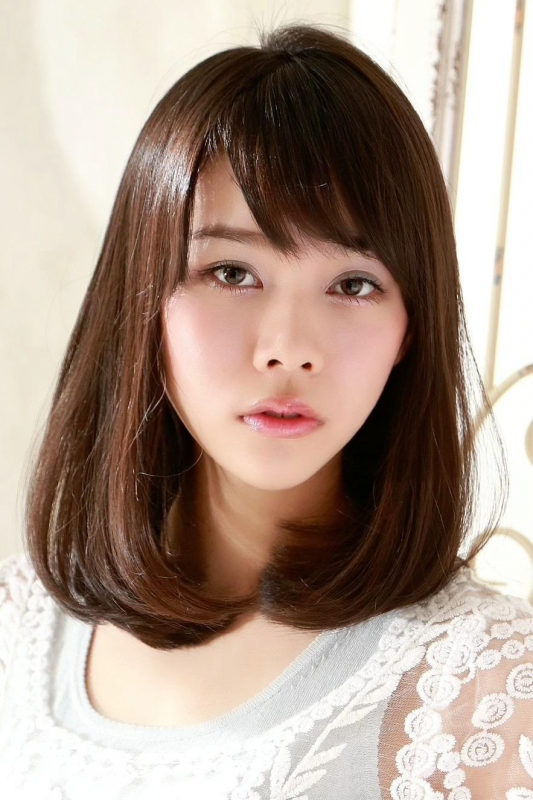 ダークブラウン×内巻きワンカールミディアム