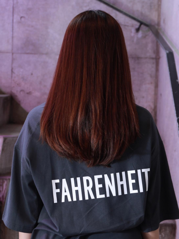 前髪長め×モーヴカラーのモードなセミロング