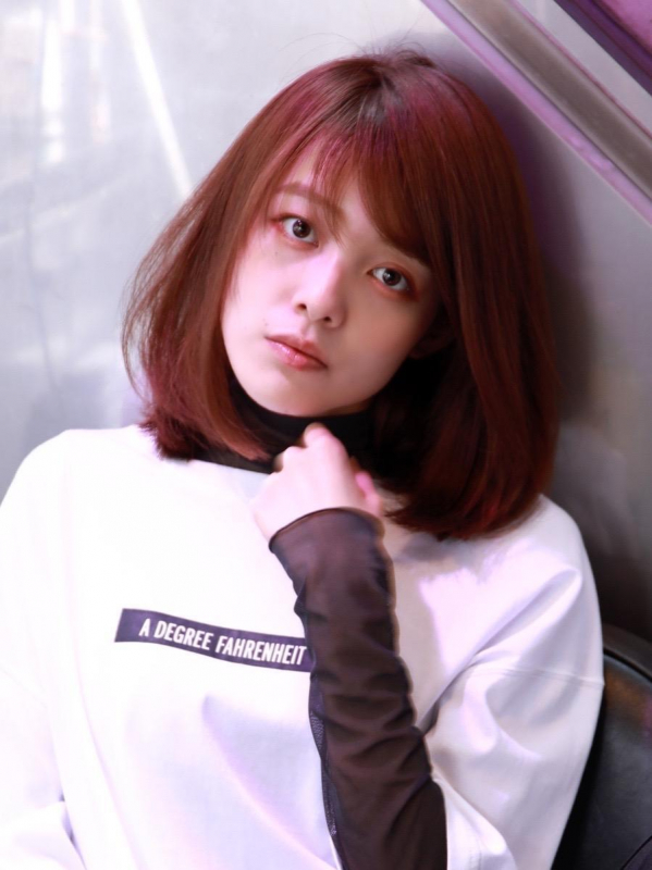 40代におすすヘアスタイル！艶感たっぷりミディアム