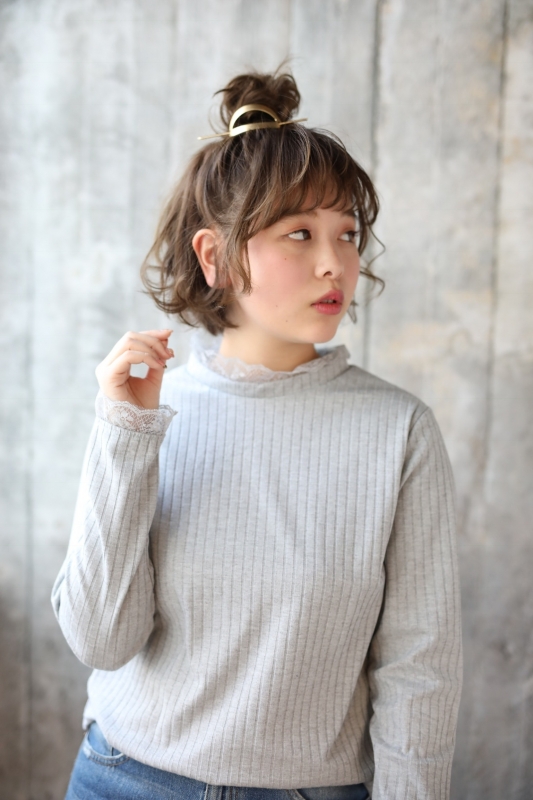 高めお団子×ハーフアップのボブヘア簡単アレンジ