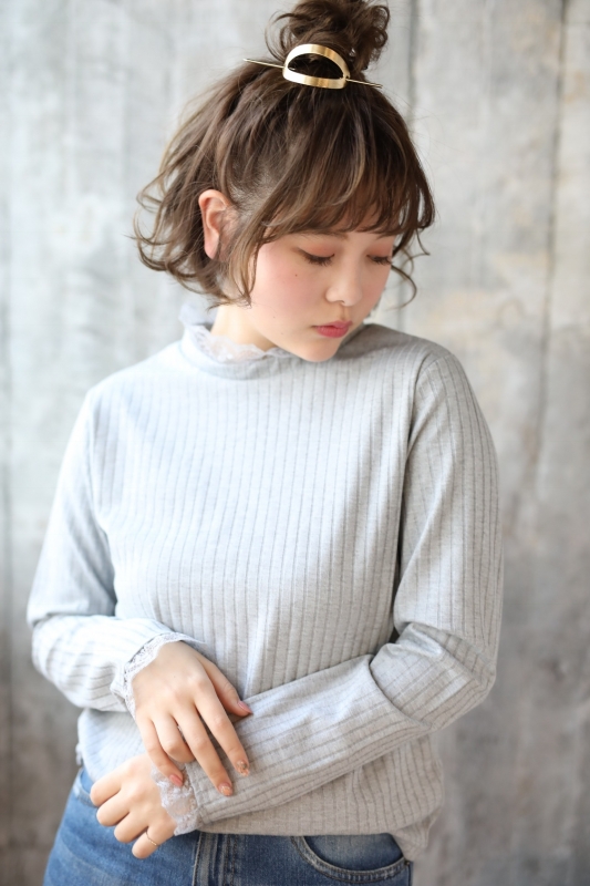 高めお団子×ハーフアップのボブヘア簡単アレンジ