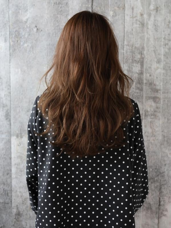 小顔効果抜群ふわふわカールのロングヘア