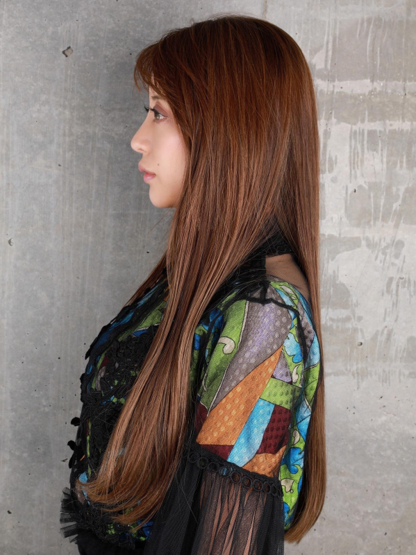 切りっぱなしストレート×自然なロングヘア