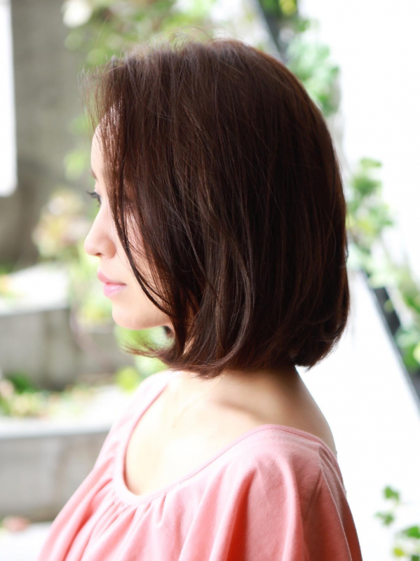 ワンレンボブ×内巻きワンカールで大人のこなれヘア