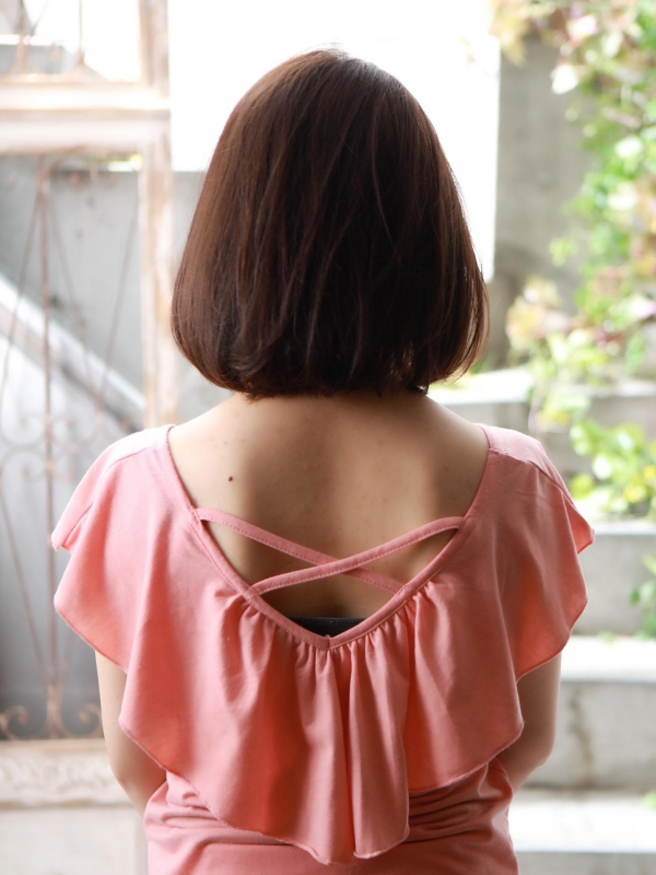 ワンレンボブ×内巻きワンカールで大人のこなれヘア