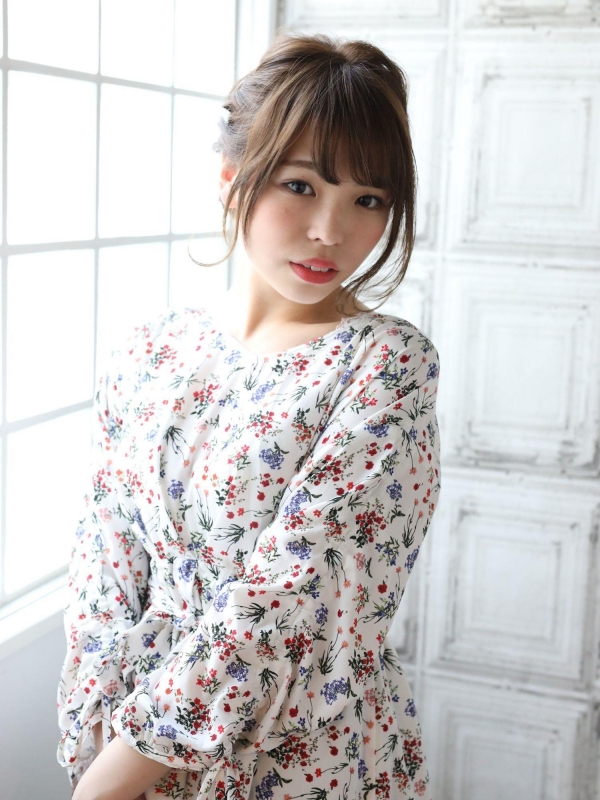 くるりんぱとゴムだけ！ロングヘアの簡単まとめ髪アレンジ