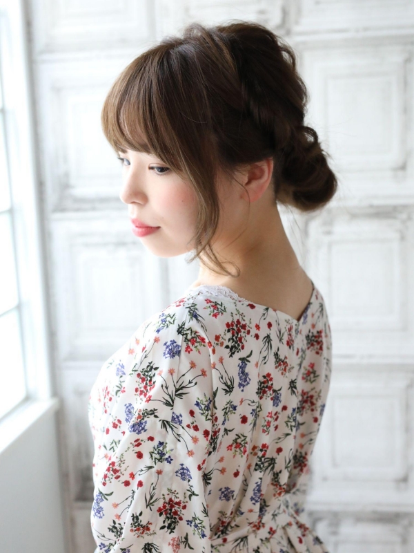 くるりんぱとゴムだけ！ロングヘアの簡単まとめ髪アレンジ