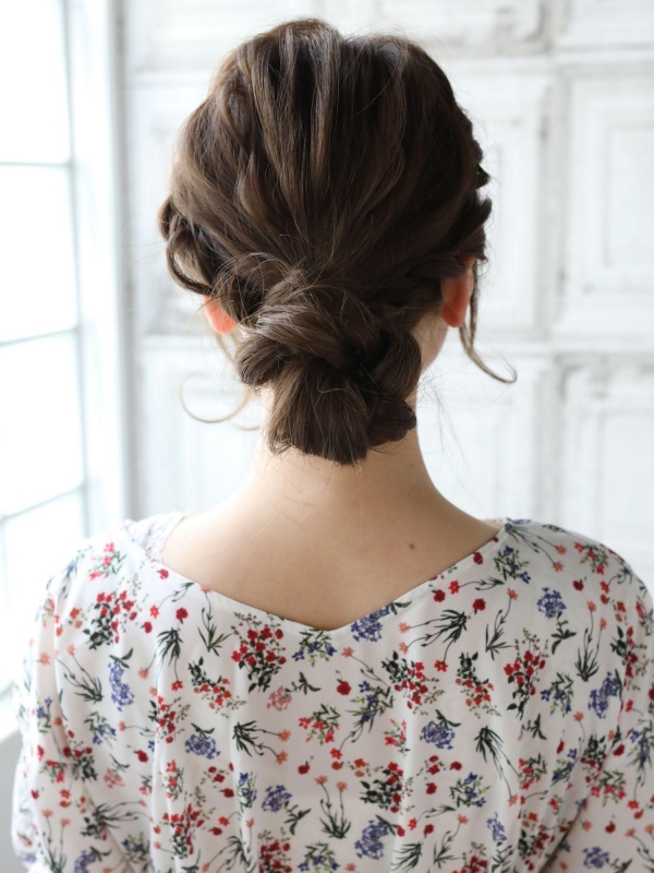 くるりんぱとゴムだけ！ロングヘアの簡単まとめ髪アレンジ