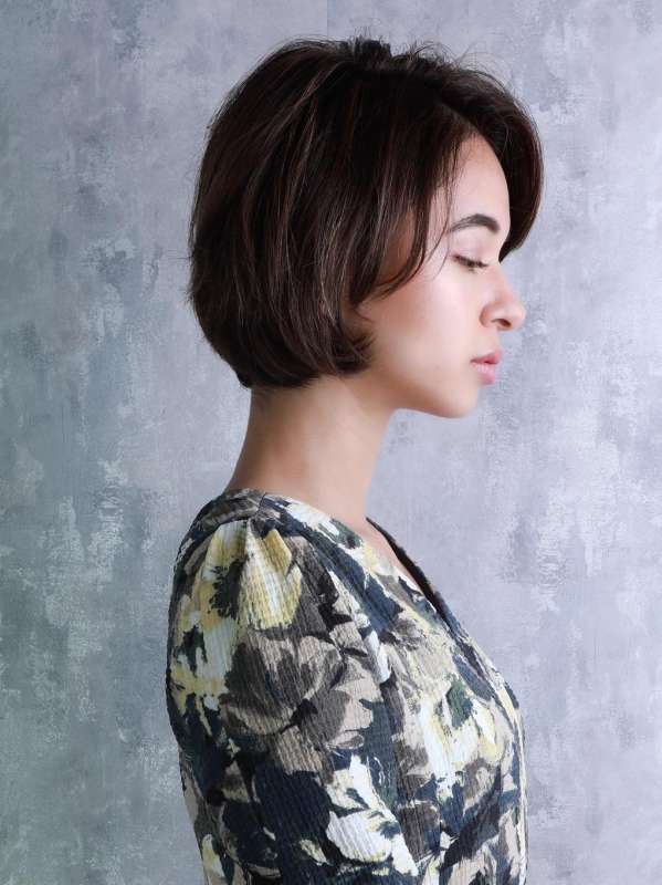 毛先重めショートボブ