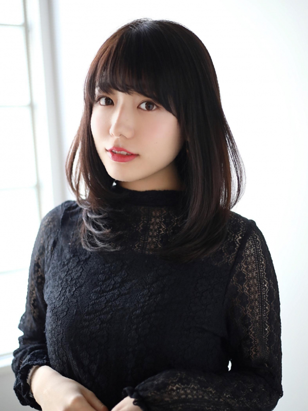 前髪あり☆しっとりツヤツヤのミディアム黒髪ストレート