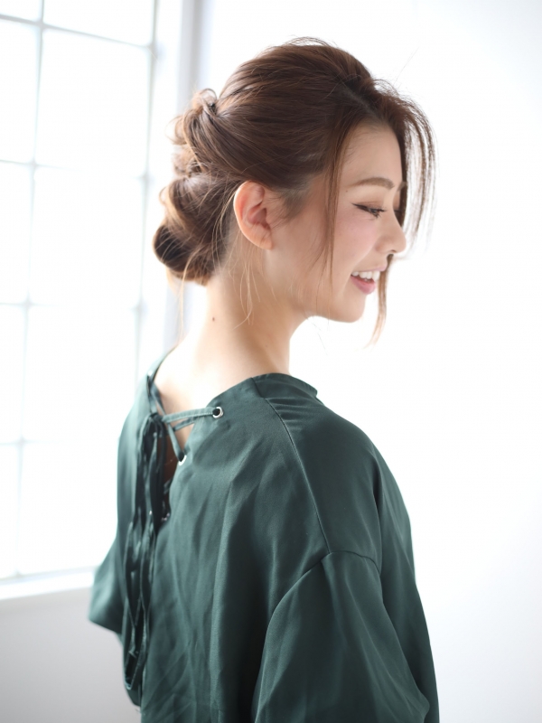 浴衣にも◎くるりんぱでロングヘアの簡単まとめ髪アレンジ