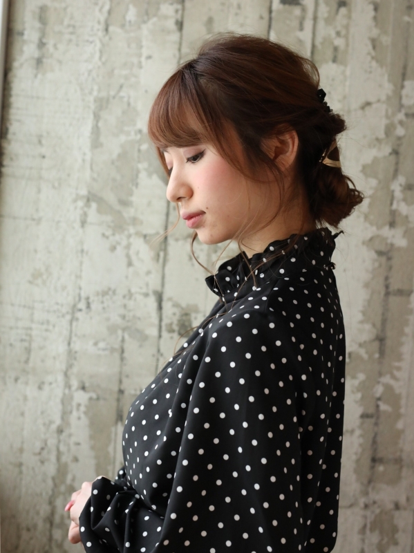 かんたん上品◎くるりんぱ×編み込みお団子のロングヘアアレンジ