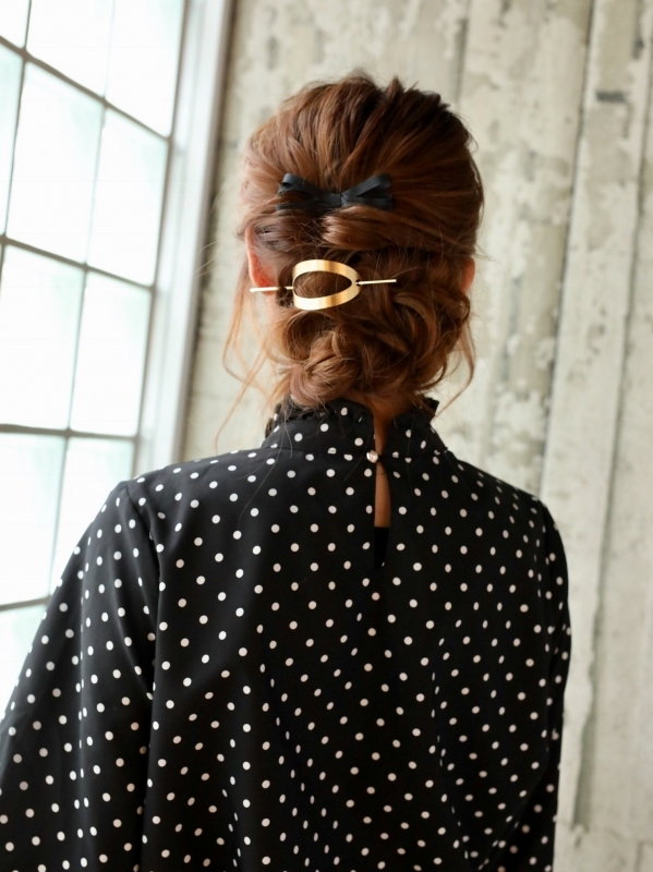 かんたん上品◎くるりんぱ×編み込みお団子のロングヘアアレンジ