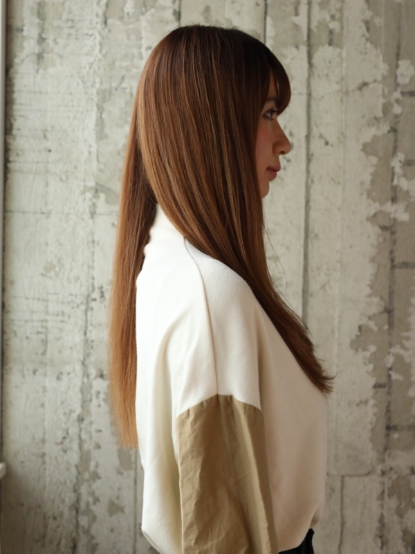 弱酸性縮毛矯正×グレージュカラーのツヤ髪レイヤーロング