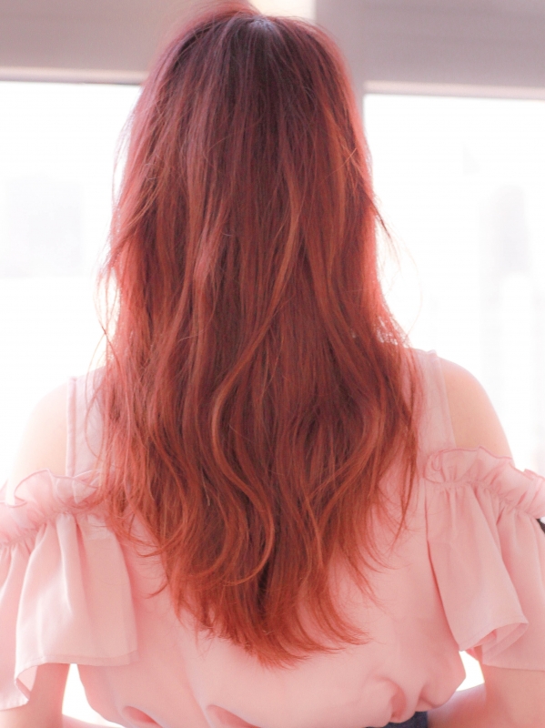 ベージュピンク×デジタルパーマで大人可愛いロングヘア