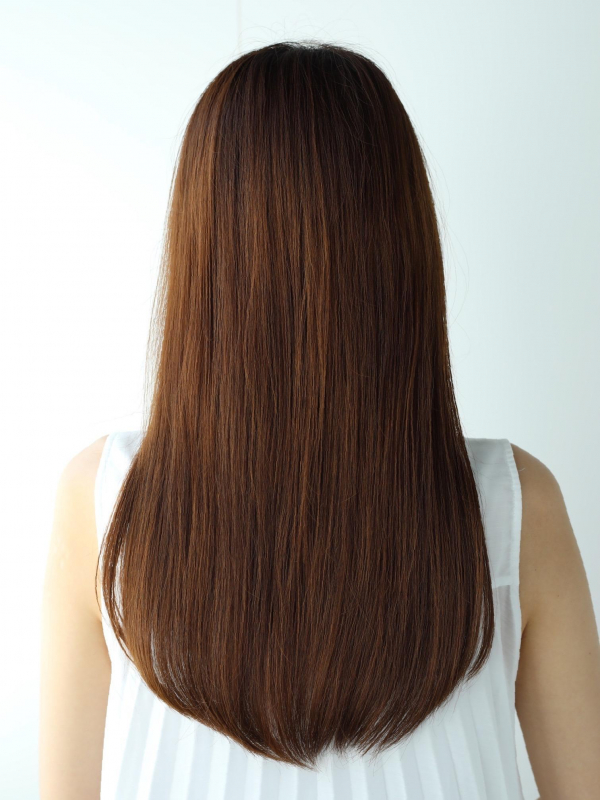 前髪あり×ヘルシースタイルのストレートロングヘア