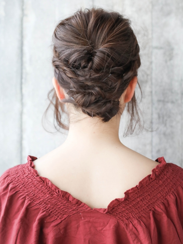 ミディアムの中途半端な長さでもOKのゆるヘアアレンジ