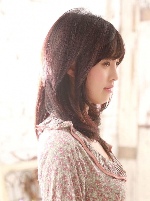 前髪あり レイヤーたっぷり暗髪セミロング