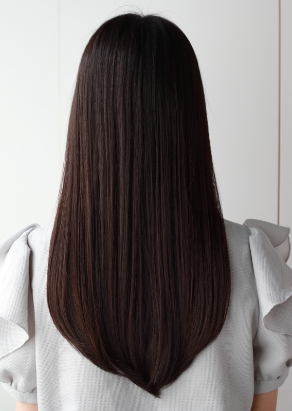 透明感抜群！ぱっつん前髪×黒髪ストレートロングヘア