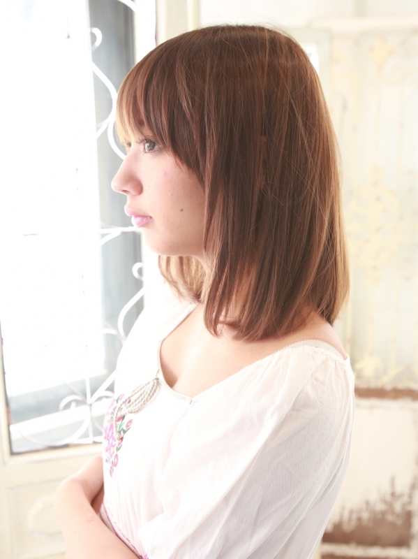 伸ばしかけでもかわいさ最強☆ベージュのミディアムストレート