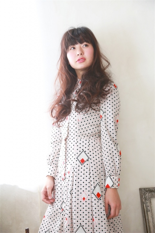 重めバング×ゆるふわデジタルパーマの森ガール風ロングヘア