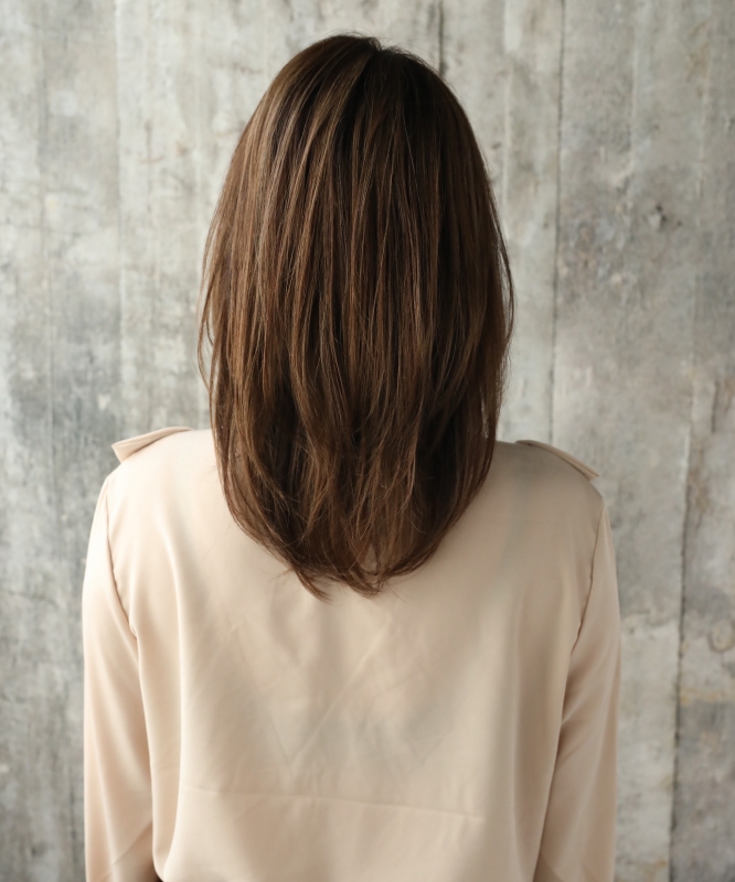 内巻きワンカールパーマで小顔になれるミディアムスタイル