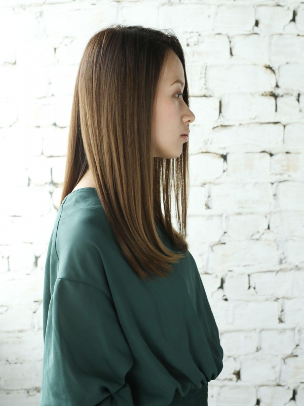 髪質改善でサラサラ！前髪なし×シンプルストレートのセミロング