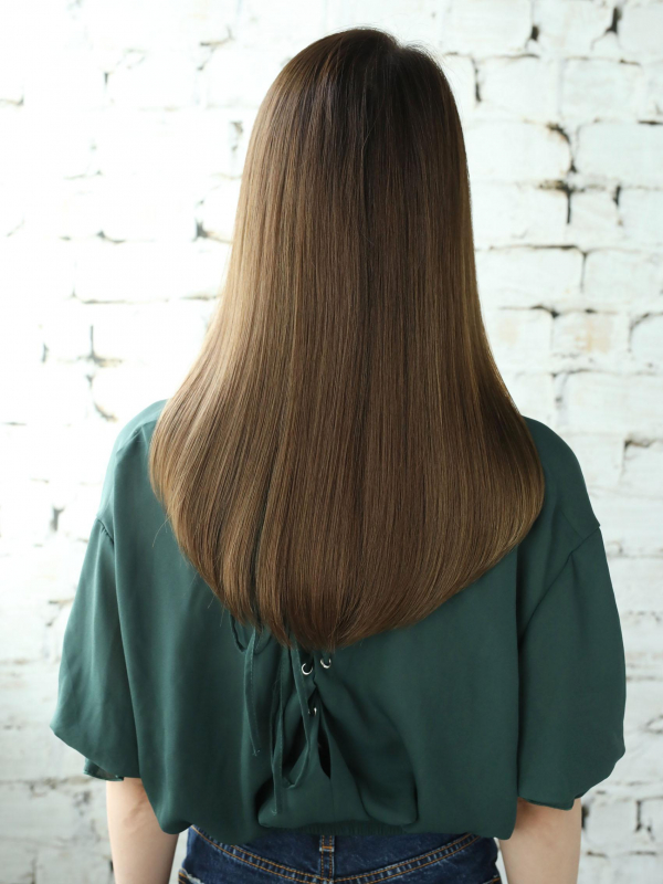 髪質改善でサラサラ！前髪なし×シンプルストレートのセミロング