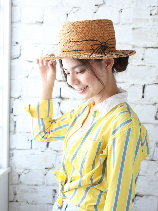 人気のお団子×カンカン帽アレンジで涼しげなミディアムスタイル