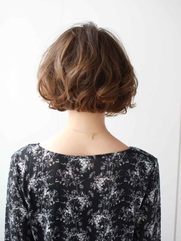 小顔効果あり！ ふんわりエレガントなボブ×パーマスタイル　