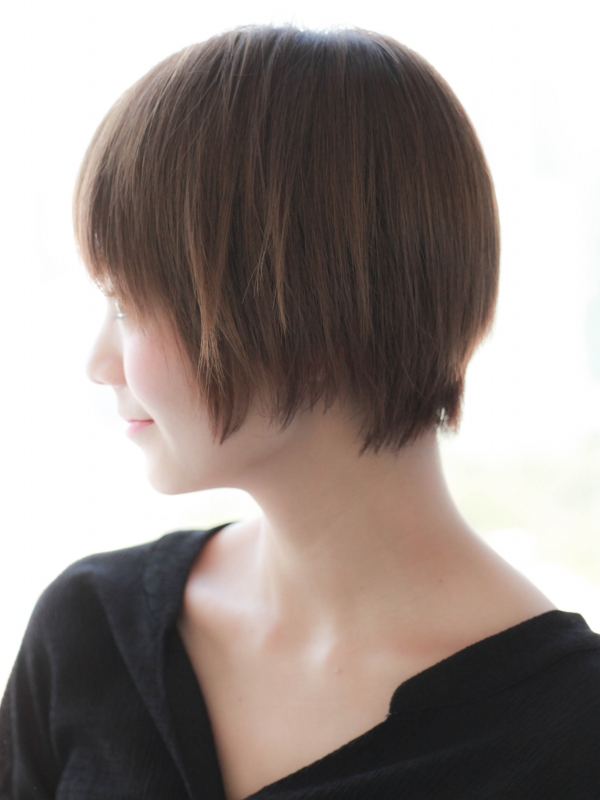 髪質改善でエイジング毛もサラサラ！ 美髪ストレートのショート