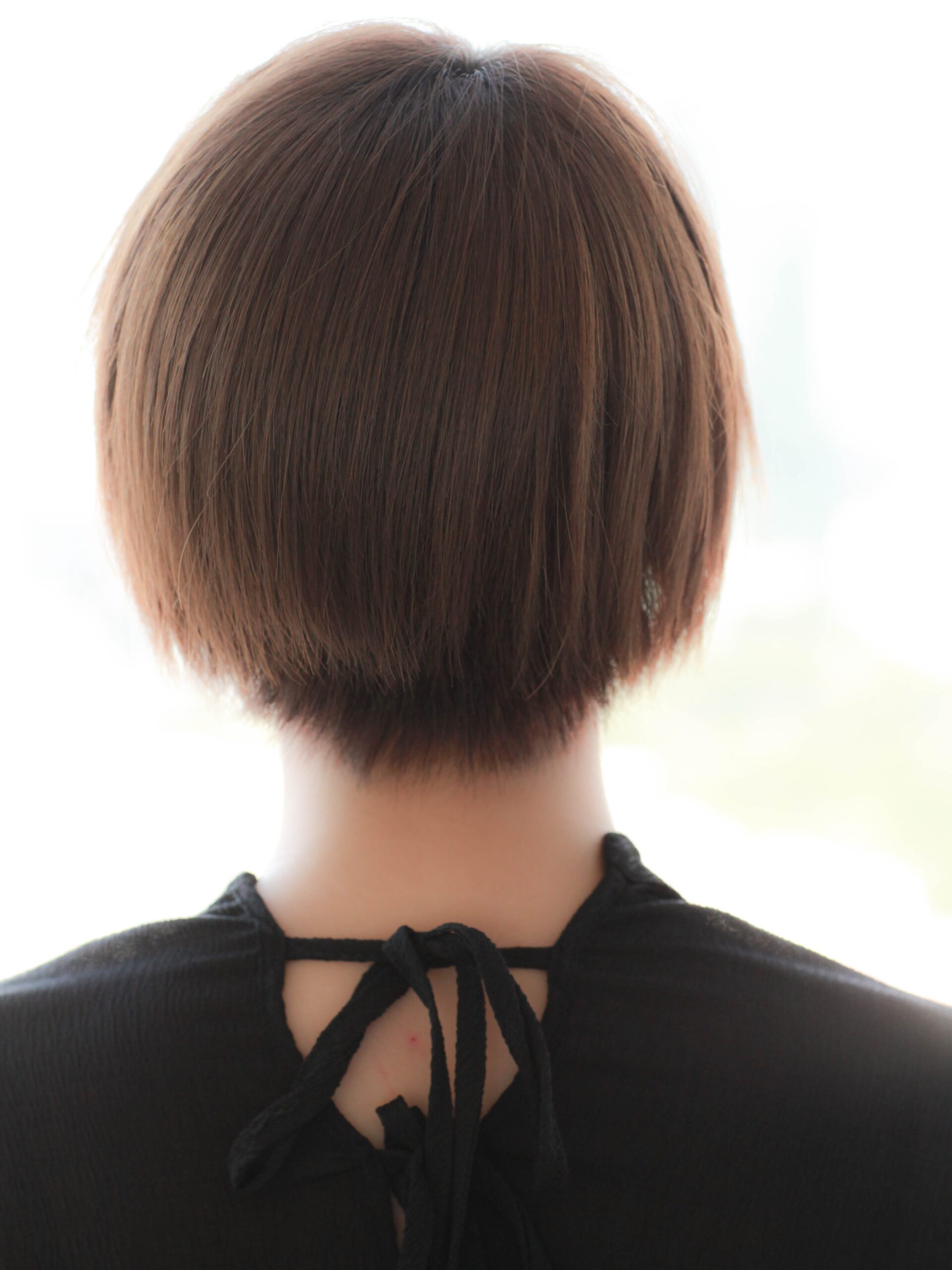 髪質改善でエイジング毛もサラサラ！ 美髪ストレートのショート