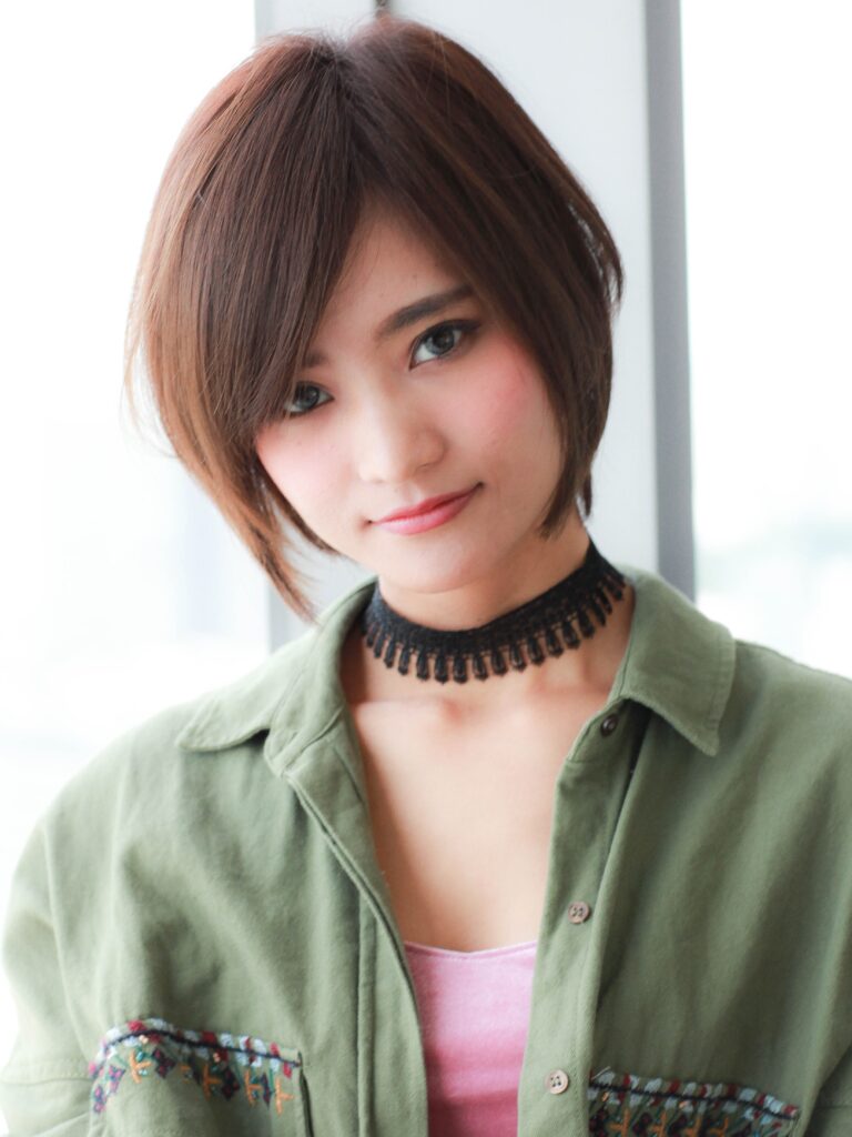 再現性と小顔効果で人気！ 大人の洗練ショートボブ