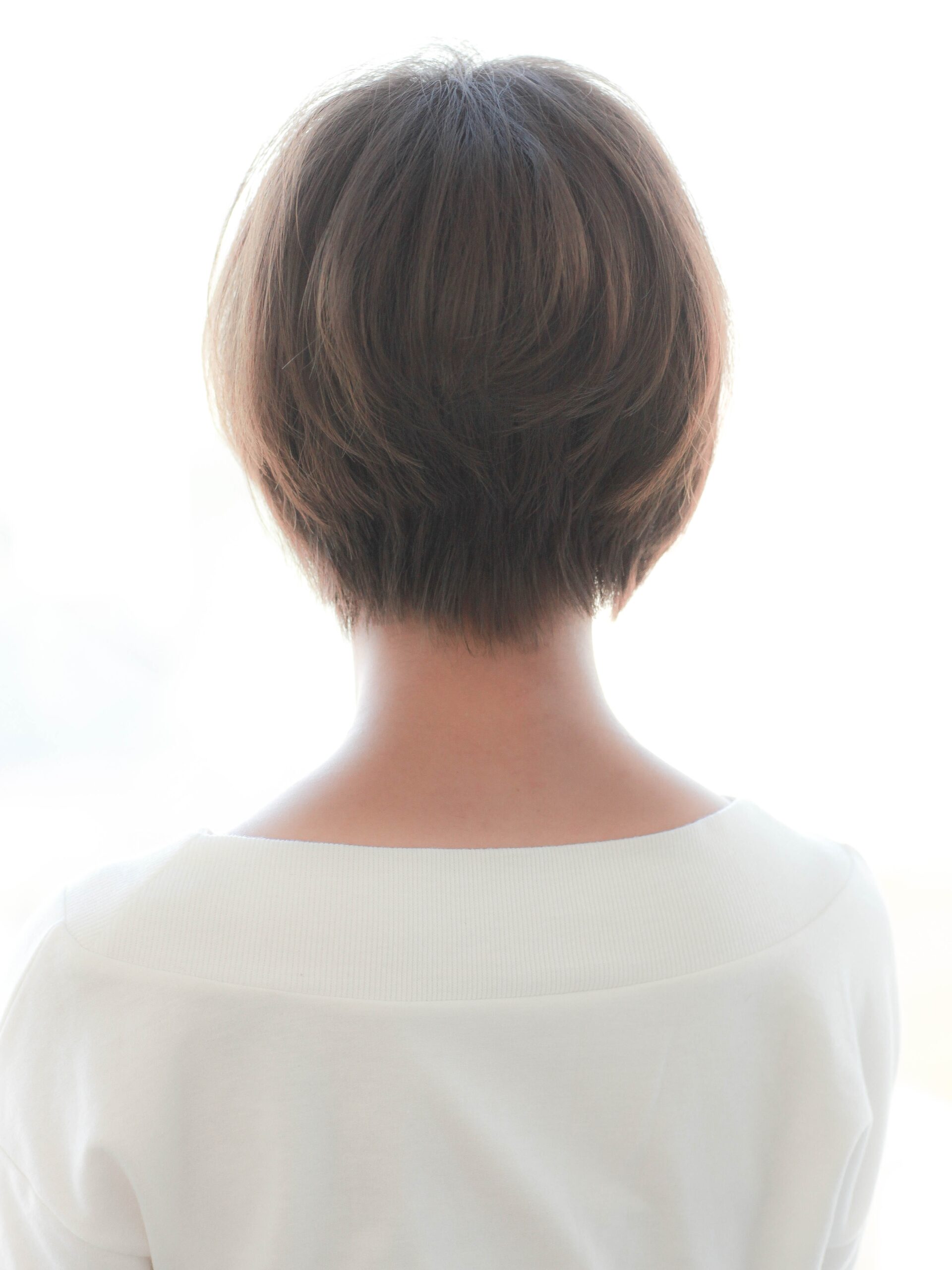 ショートボブはひし形×弱酸性カラーのツヤ髪で美人見え