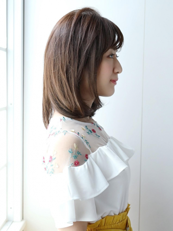 毛先ワンカールで大人なモテミディアムスタイル